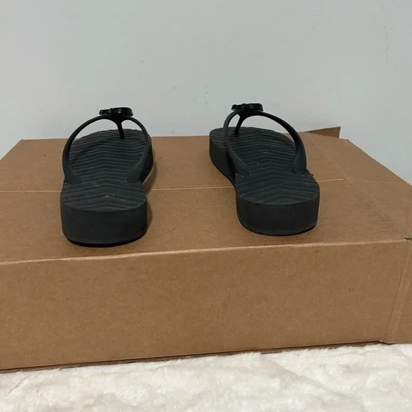 Black Gucci Platform Flip Flop Sandals - Picture 5 of 5